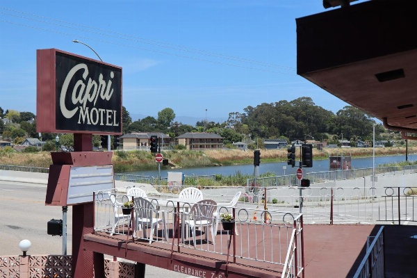 Capri Motel Santa Cruz Beach Boardwalk image 1